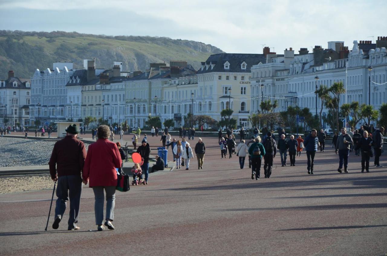 Audley Guest House Llandudno Dış mekan fotoğraf