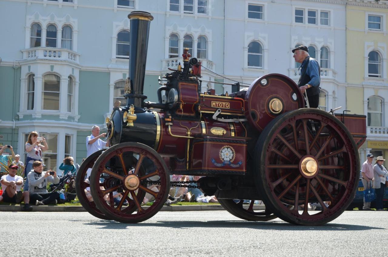 Audley Guest House Llandudno Dış mekan fotoğraf